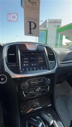 کرایسلەر 300